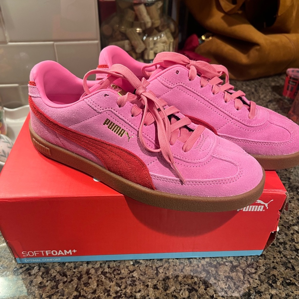 Puma Vibrant Pink Suede Shoes with Red Stripe - Picture 2 of 7